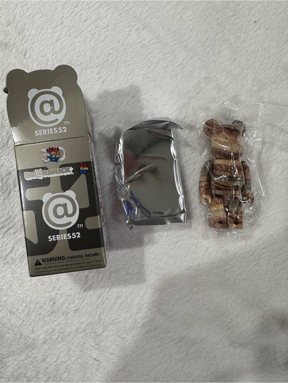 Bearbrick Series 52, Amber Or Pattern Design
